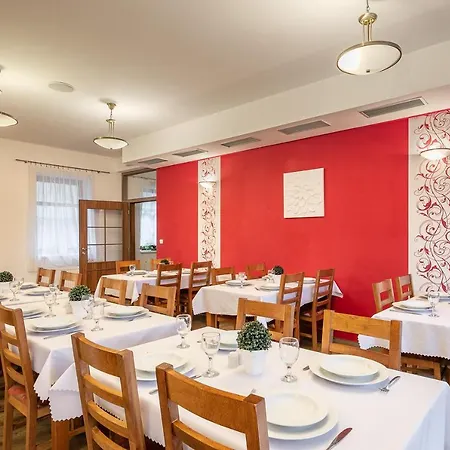 Pytloun Wellness Hasistejn ホテル Místo