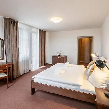 Pytloun Wellness Hasistejn ホテル 4*