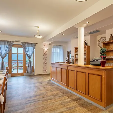 Pytloun Wellness Hasistejn 4* Místo